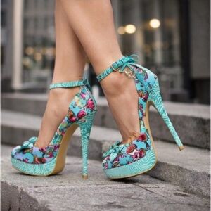 Iron Fist Platform Heels Size 7 💀 Turquoise Skull Charm Bow Pumps Edgy Boutique
